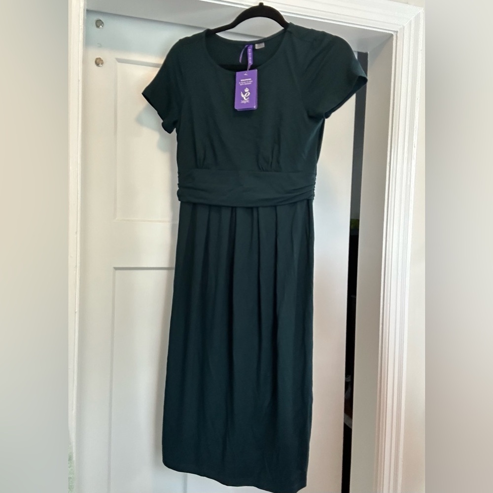 Seraphine Maternity & Nursing short sleeve dress, emerald green. US size 2. NWT